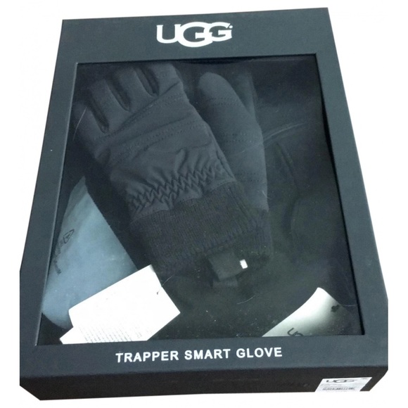 UGG Black Trapper Gloves